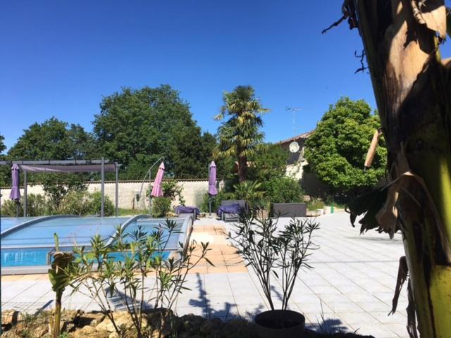 Gites Jardin-Darcy - Piscine Au Sel Bois Exterior photo