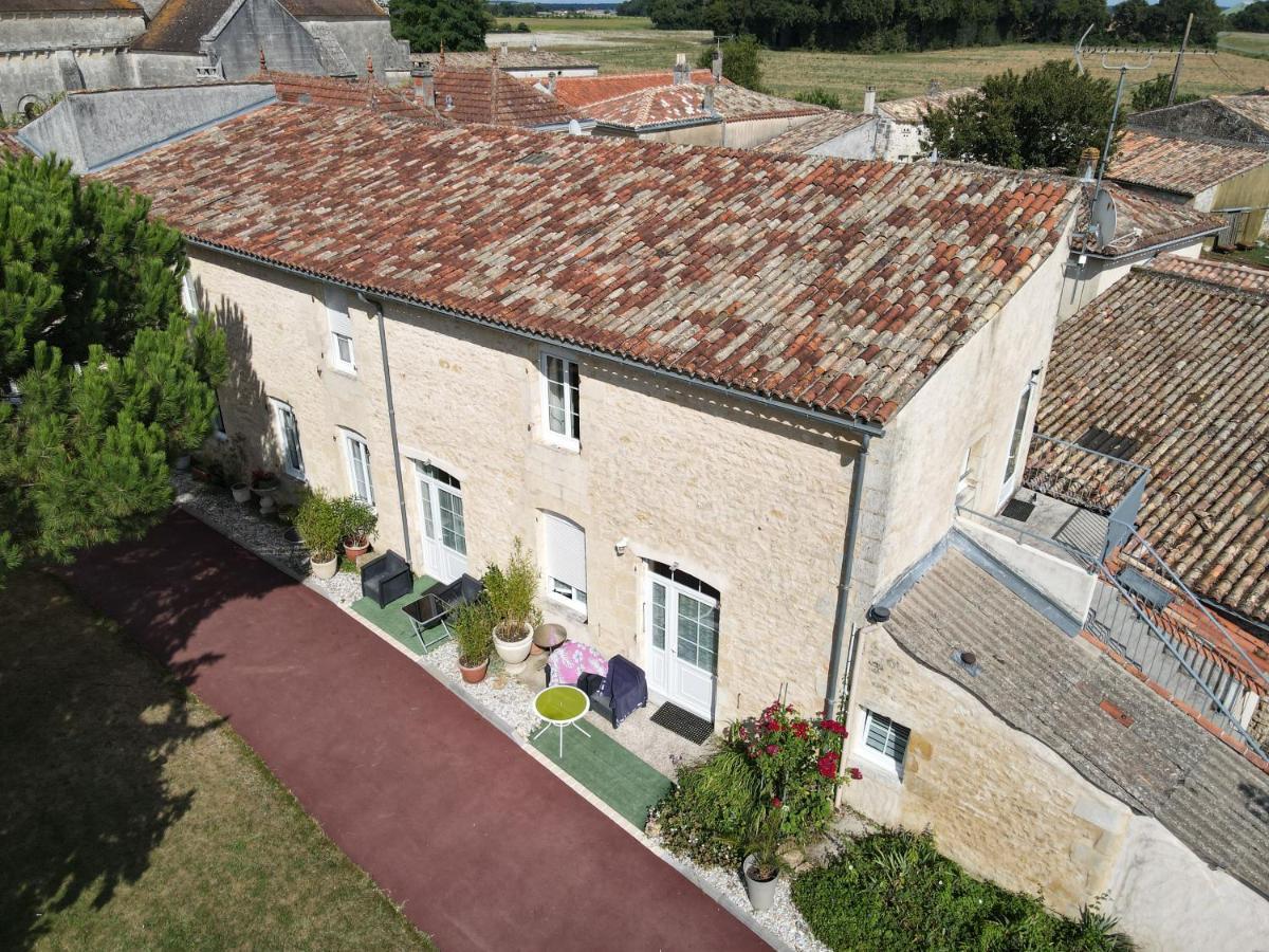 Gites Jardin-Darcy - Piscine Au Sel Bois Exterior photo